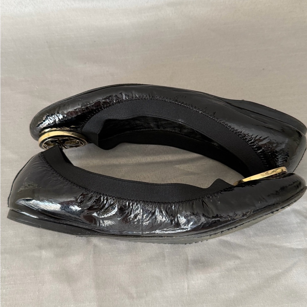 Tory Burch Size 8.5 Black Caroline Patent Leather Workwear Flats - Picture 6 of 9